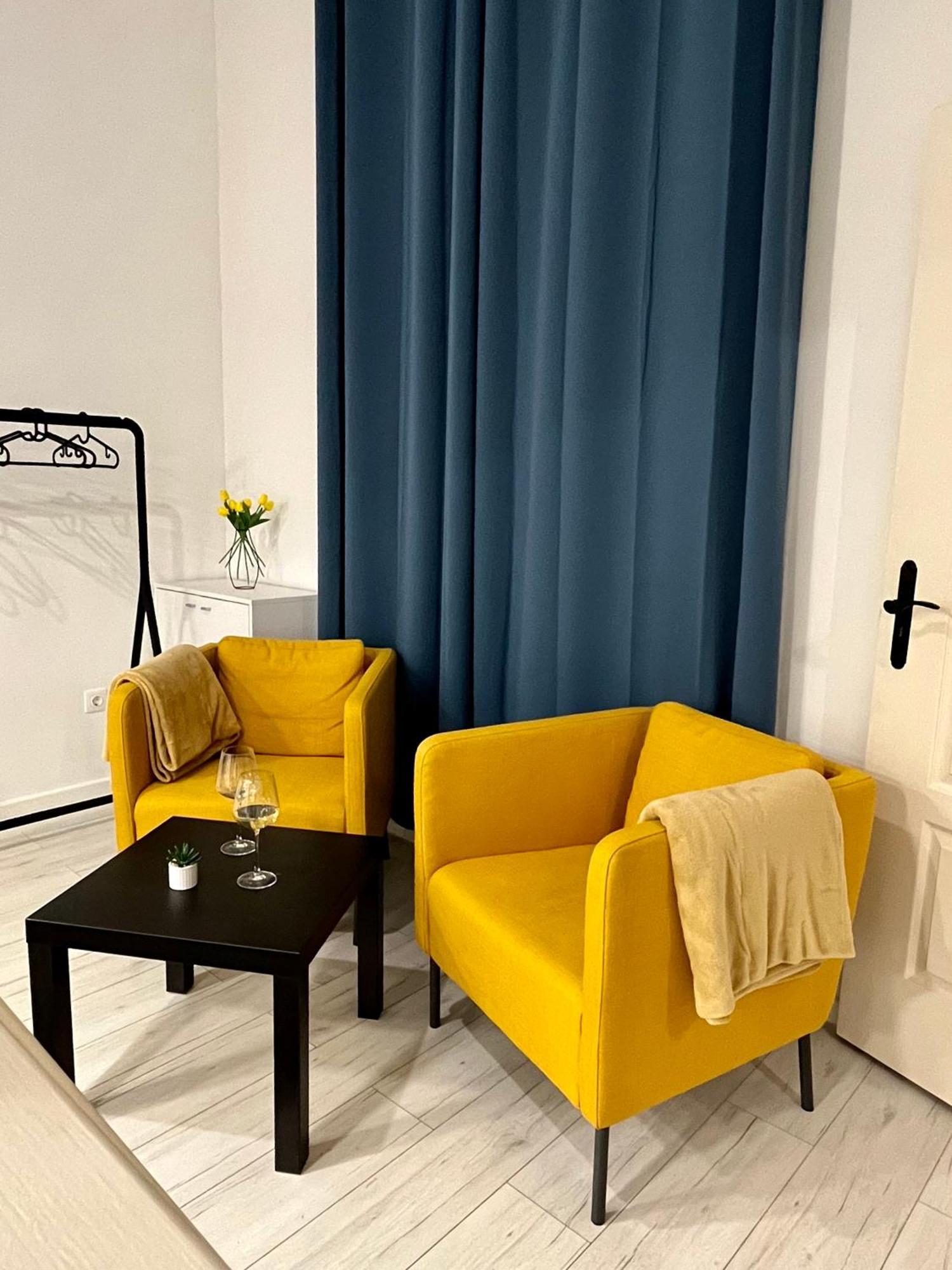 West Station Gallery - Free Parking, Cozy Home, Perfect For Families Apartment