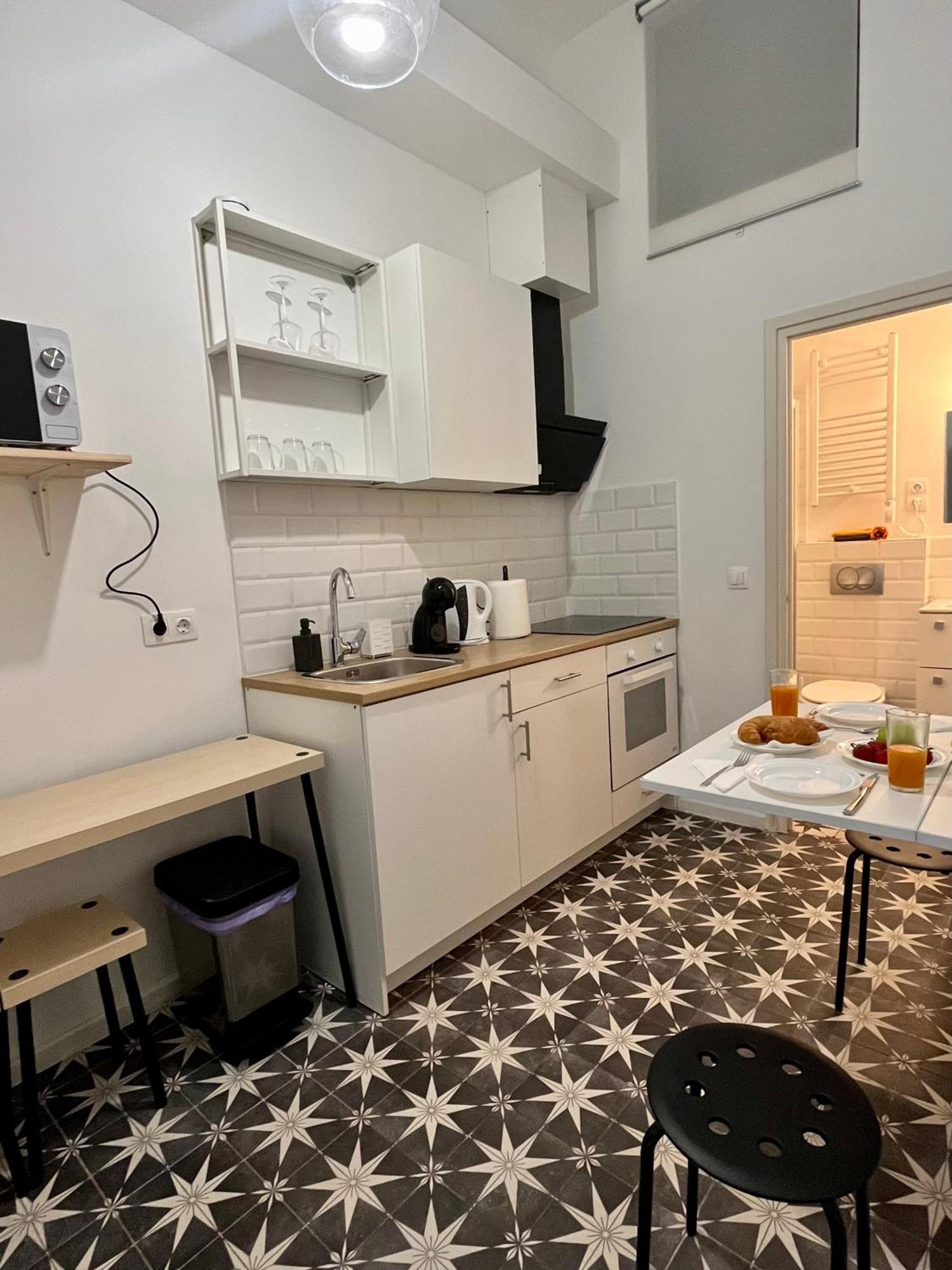 West Station Gallery - Free Parking, Cozy Home, Perfect For Families * Boedapest