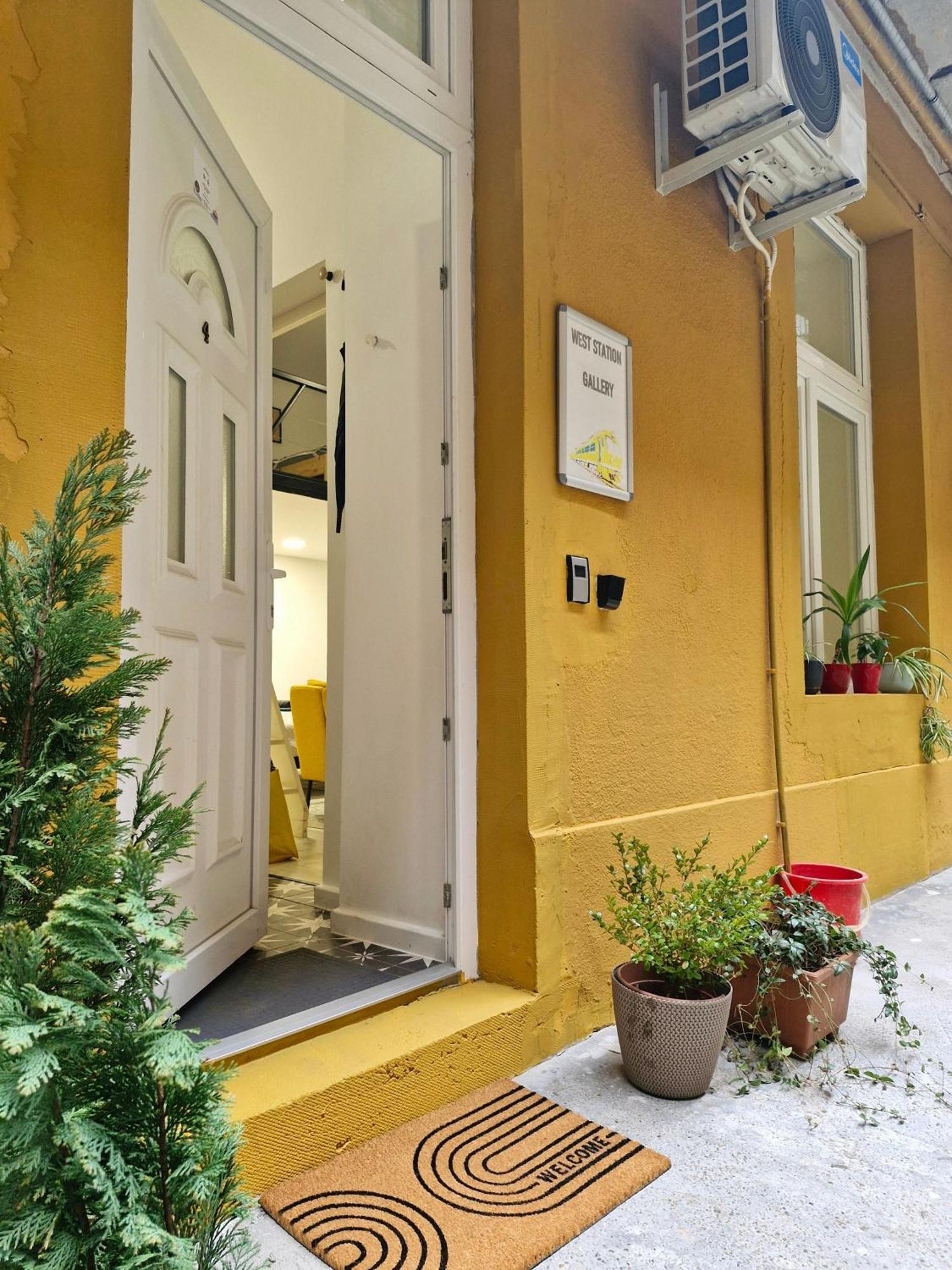Apartment West Station Gallery *